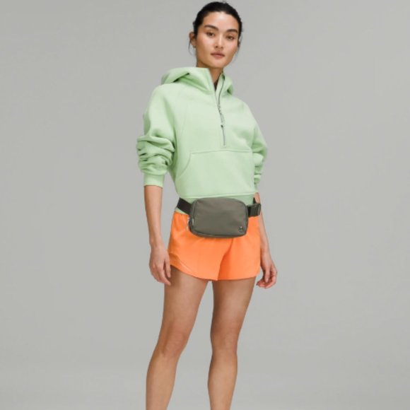 NWT Grey Sage lululemon Everywhere Belt Bag - Picture 10 of 10